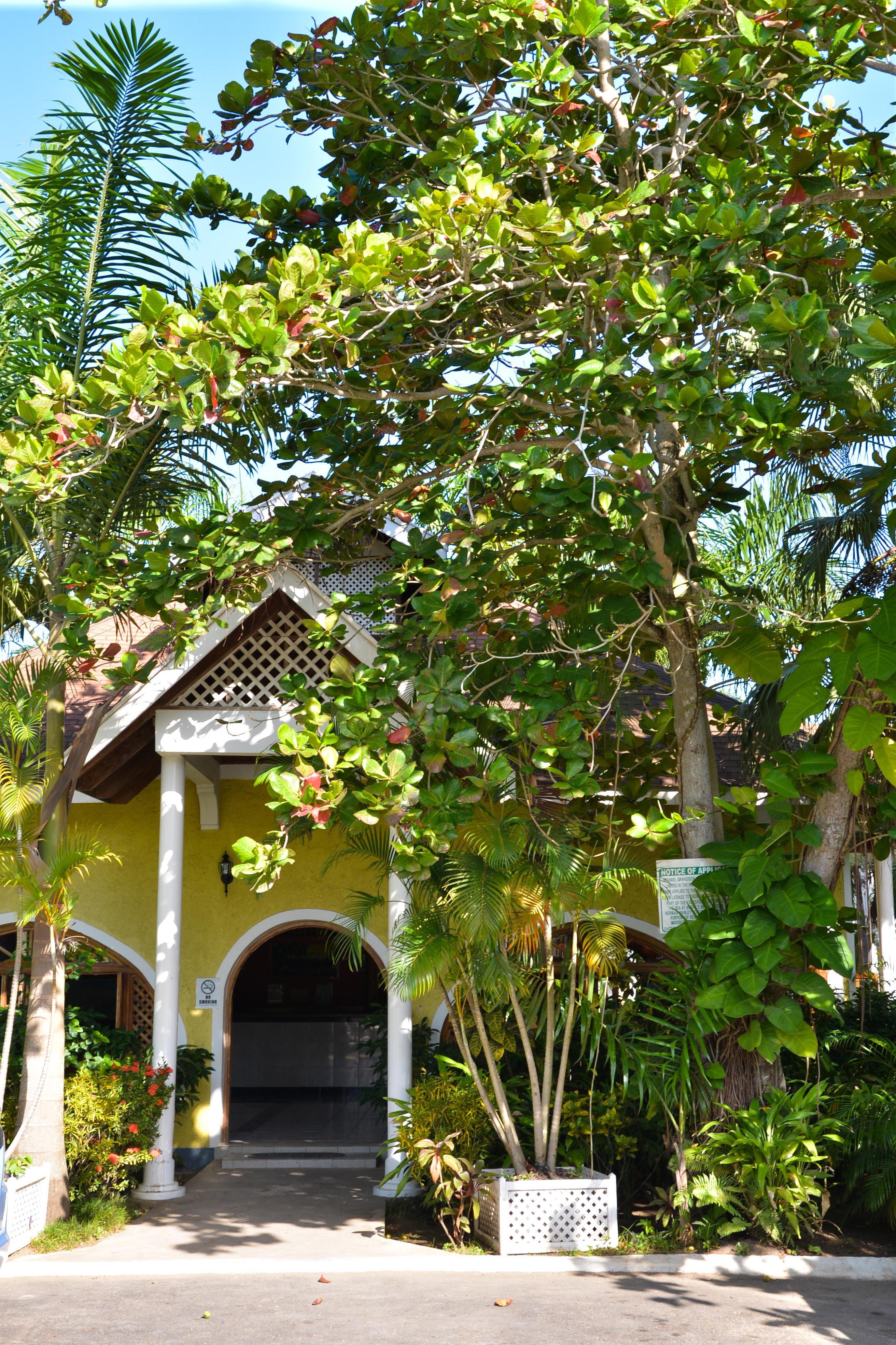 Merrils Beach Resort II เนกริล ภายนอก รูปภาพ