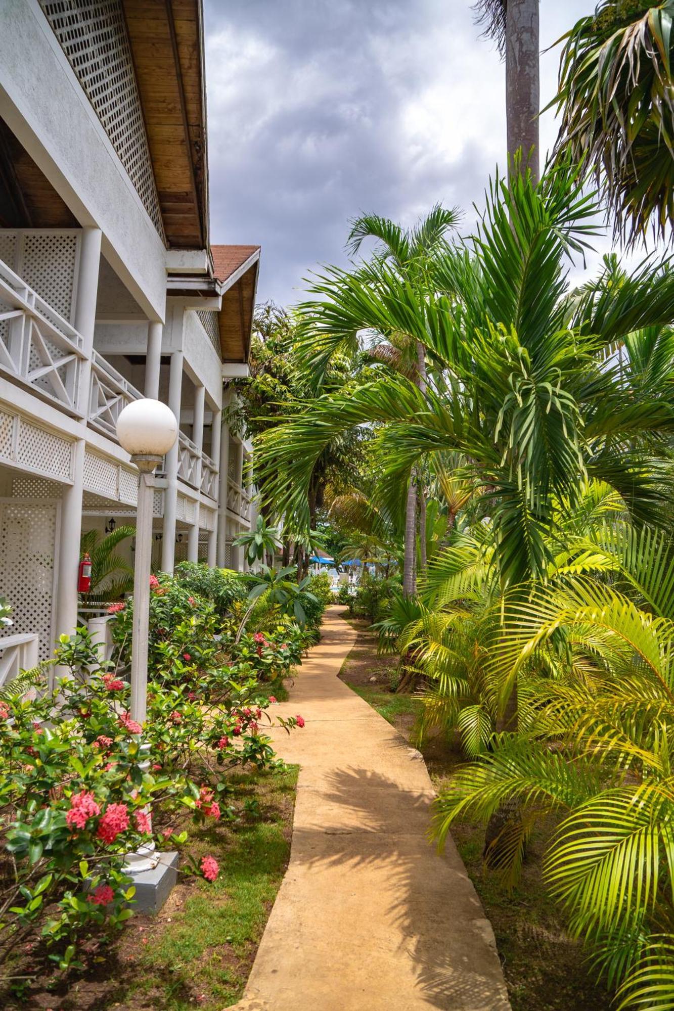 Merrils Beach Resort II เนกริล ภายนอก รูปภาพ