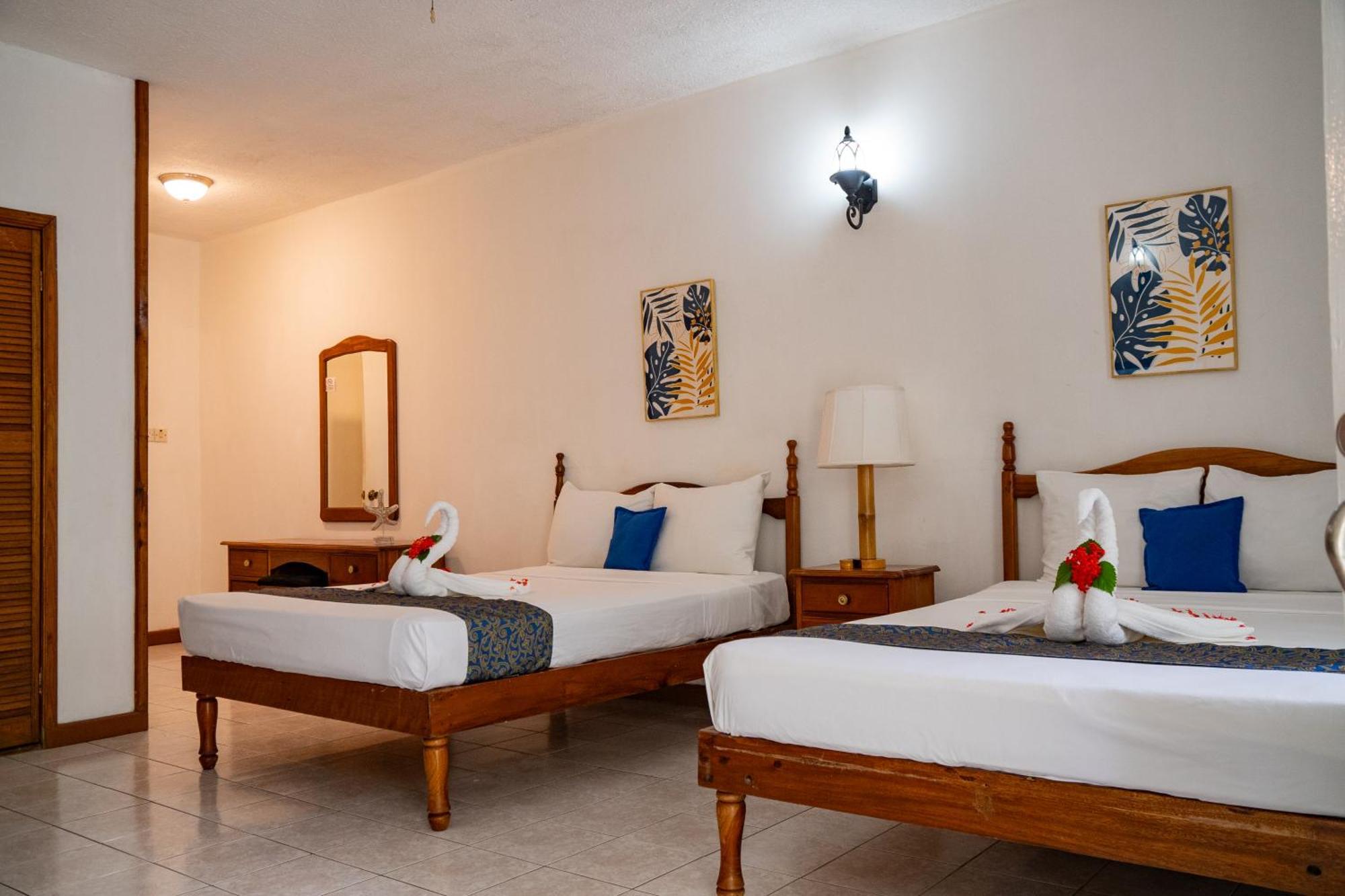 Merrils Beach Resort II เนกริล ภายนอก รูปภาพ